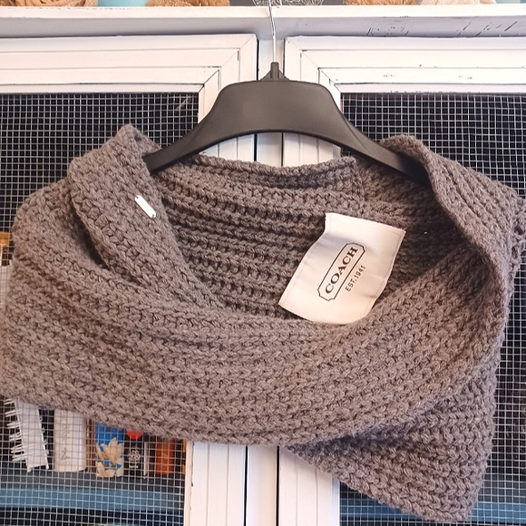 Coach Infinity Scarf Knit Charcoal Gray EUC